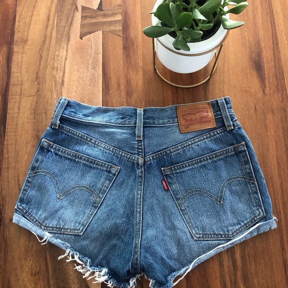 Levi’s 501 Denim shorts - Picture 2 of 4